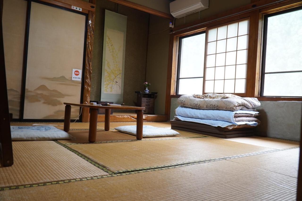 Minsyuku Koshiyama Hotel ชิราคาวะ ภายนอก รูปภาพ
